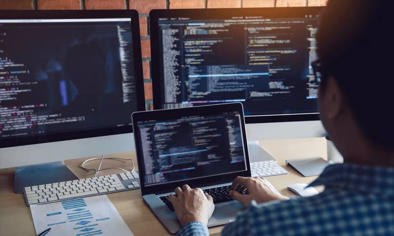 数据科学选型：R与Python如何赋能海林市网站建设？